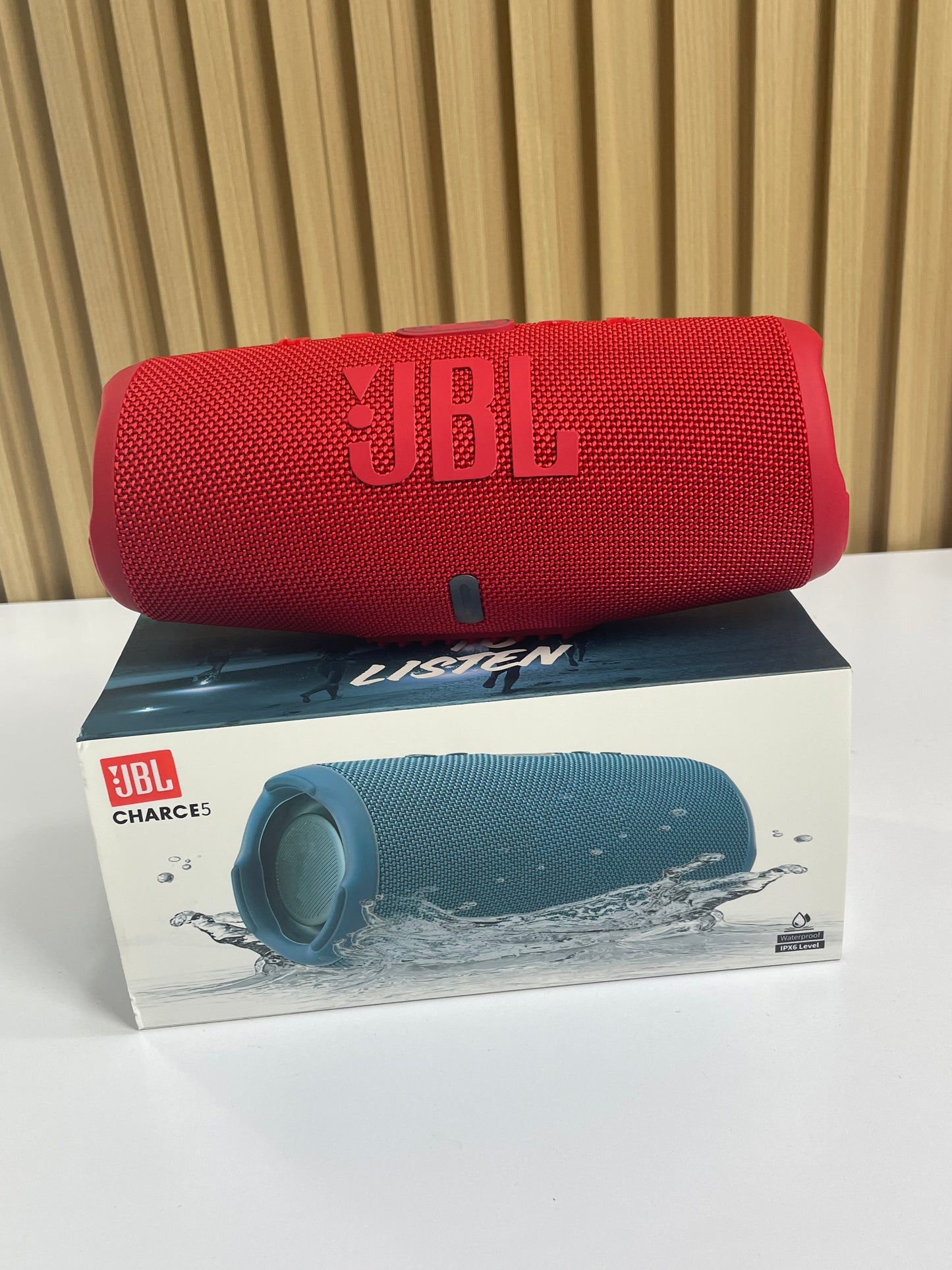 JBL Charge 5 – Potencia, Estilo y Libertad Donde Quieras