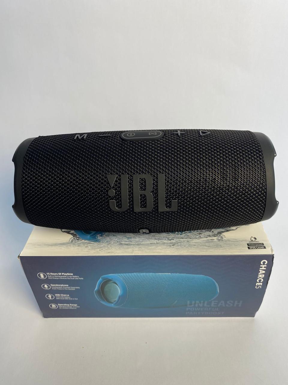 JBL Charge 5 – Potencia, Estilo y Libertad Donde Quieras