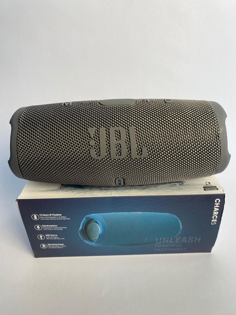 JBL Charge 5 – Potencia, Estilo y Libertad Donde Quieras